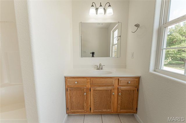 612 York Street, Crocker, MO 65452