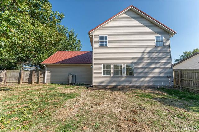 612 York Street, Crocker, MO 65452