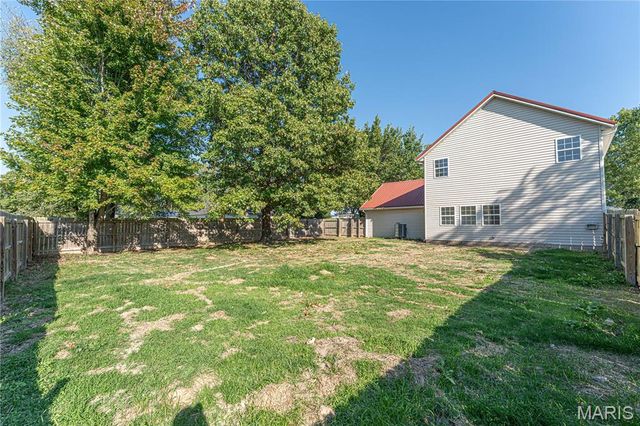 612 York Street, Crocker, MO 65452