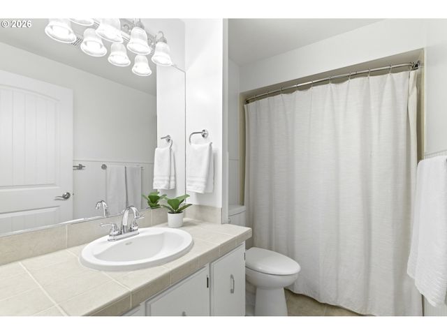 15060 Sw VILLAGE Ln, Beaverton, OR 97007