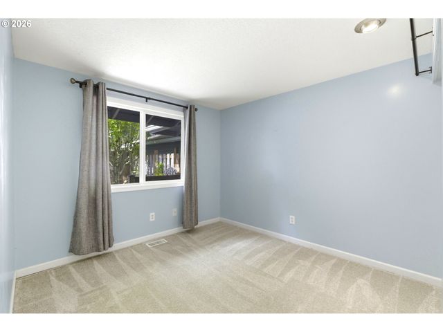15060 Sw VILLAGE Ln, Beaverton, OR 97007