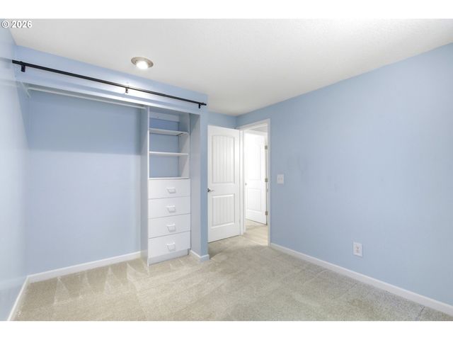 15060 Sw VILLAGE Ln, Beaverton, OR 97007