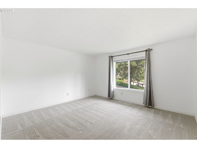 15060 Sw VILLAGE Ln, Beaverton, OR 97007