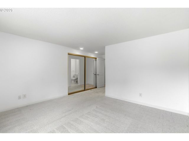15060 Sw VILLAGE Ln, Beaverton, OR 97007