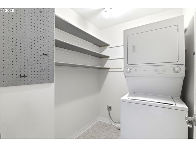 15060 Sw VILLAGE Ln, Beaverton, OR 97007