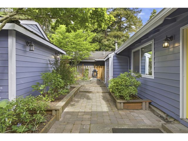 15060 Sw VILLAGE Ln, Beaverton, OR 97007