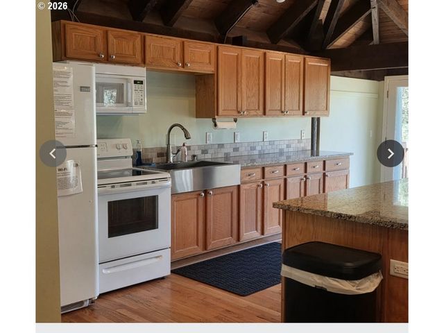 15060 Sw VILLAGE Ln, Beaverton, OR 97007