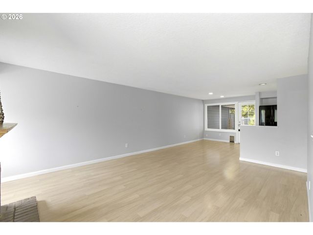 15060 Sw VILLAGE Ln, Beaverton, OR 97007