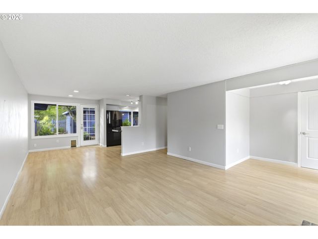 15060 Sw VILLAGE Ln, Beaverton, OR 97007
