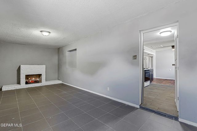 443 Cadwallader Drive, El Paso, TX 79915