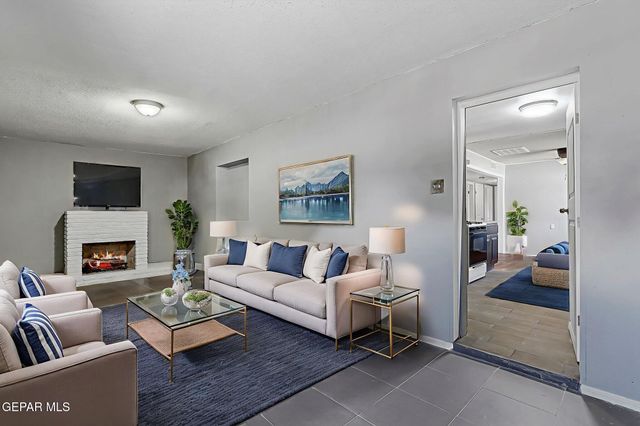 443 Cadwallader Drive, El Paso, TX 79915