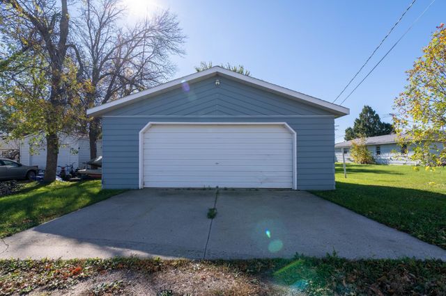 1058 5th Street SW, Valley City, ND 58072