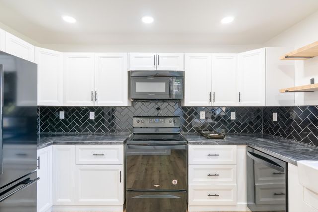 1058 5th Street SW, Valley City, ND 58072