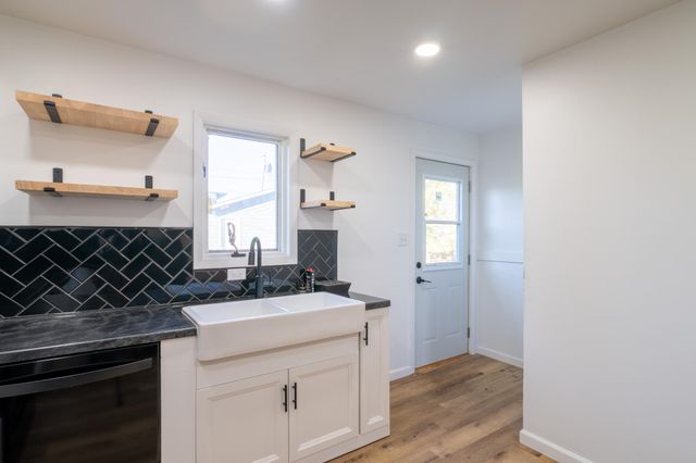 1058 5th Street SW, Valley City, ND 58072