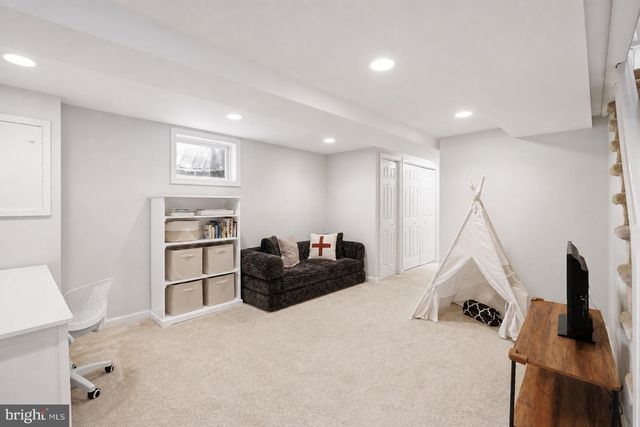 5043 DANA PL NW, Washington, DC 20016