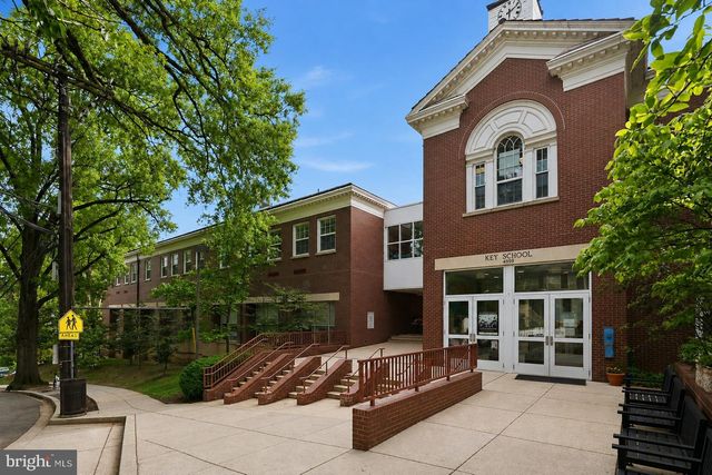 5043 DANA PL NW, Washington, DC 20016