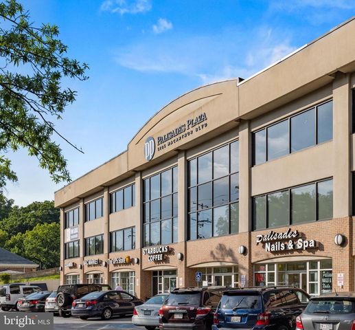 5043 DANA PL NW, Washington, DC 20016