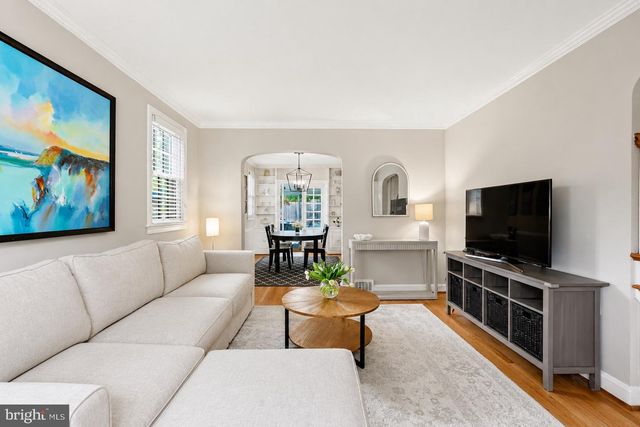 5043 DANA PL NW, Washington, DC 20016