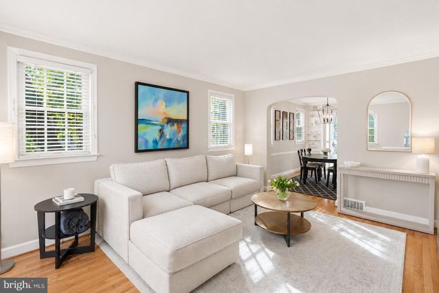 5043 DANA PL NW, Washington, DC 20016
