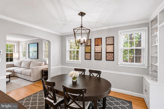 5043 DANA PL NW, Washington, DC 20016