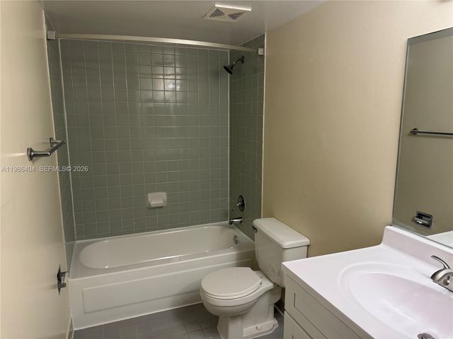 915 NW 1st Ave H2111, Miami, FL 33136