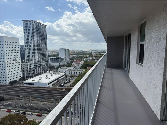 915 NW 1st Ave H2111, Miami, FL 33136