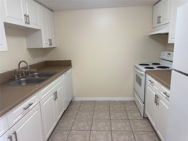 915 NW 1st Ave H2111, Miami, FL 33136