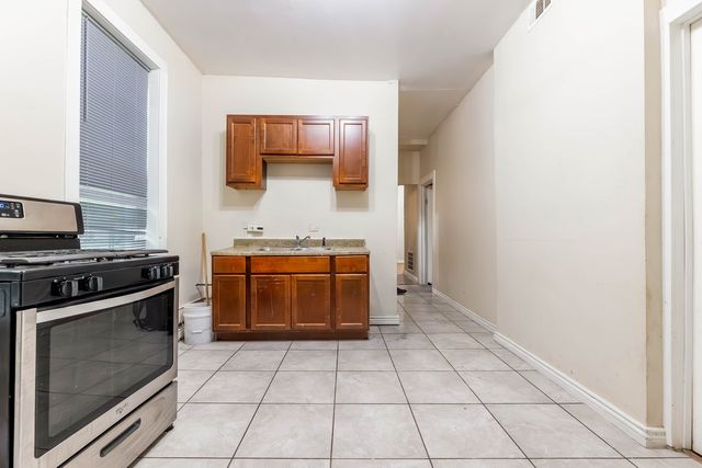 5205 S Wood Street, Chicago, IL 60609