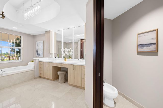 1 N Ocean Blvd PH-501, Boca Raton, FL 33432