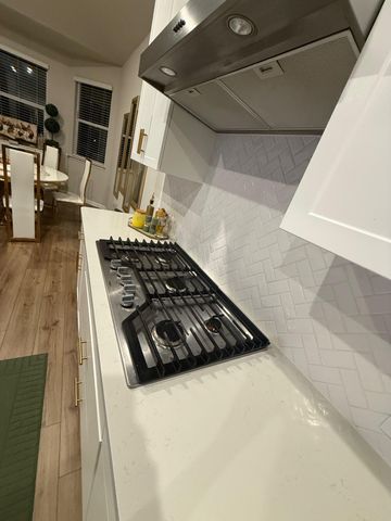 602 Sue Peaks LOOP, Dripping Springs, TX 78620