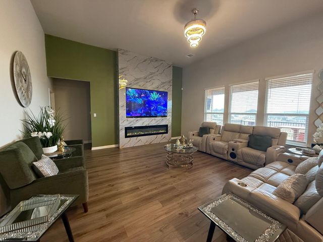 602 Sue Peaks LOOP, Dripping Springs, TX 78620