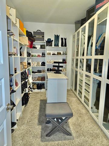 602 Sue Peaks LOOP, Dripping Springs, TX 78620