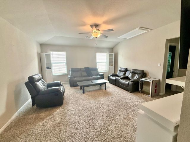 602 Sue Peaks LOOP, Dripping Springs, TX 78620