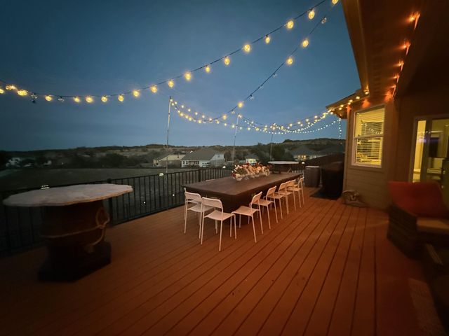 602 Sue Peaks LOOP, Dripping Springs, TX 78620