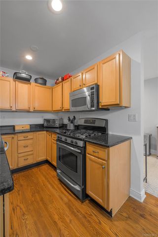 13 Bryant Cres 1D, White Plains, NY 10605