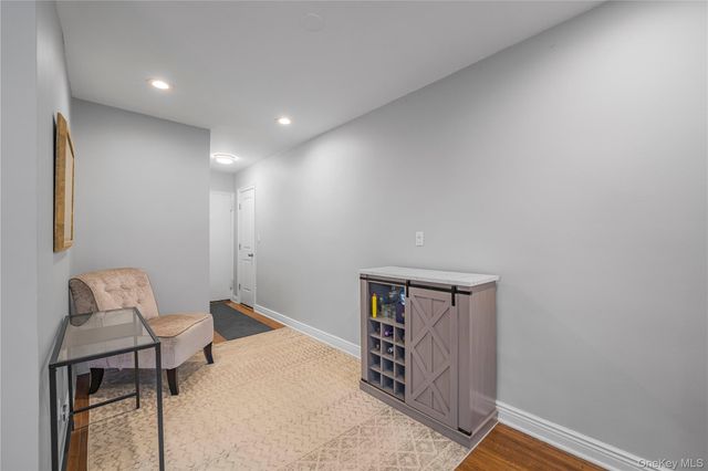 13 Bryant Cres 1D, White Plains, NY 10605