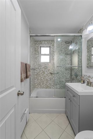 13 Bryant Cres 1D, White Plains, NY 10605