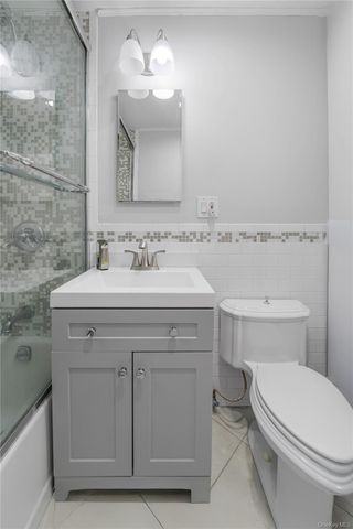 13 Bryant Cres 1D, White Plains, NY 10605