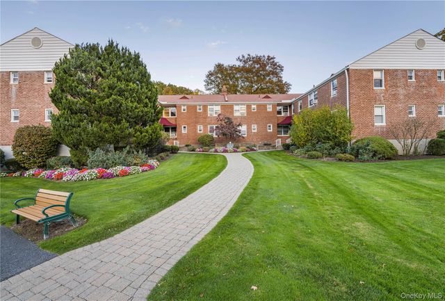 13 Bryant Cres 1D, White Plains, NY 10605
