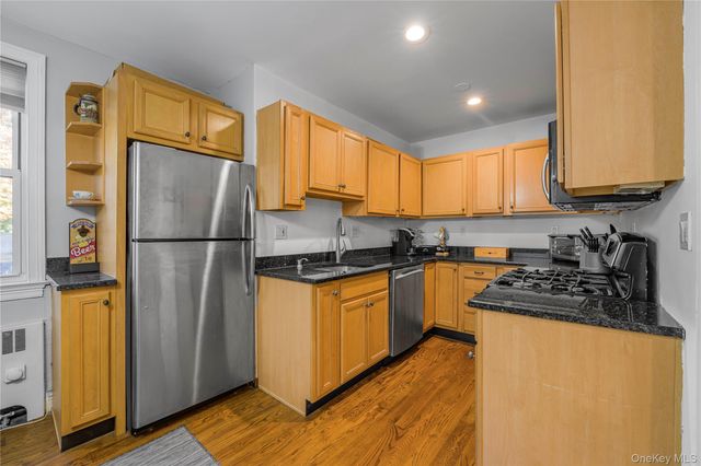 13 Bryant Cres 1D, White Plains, NY 10605