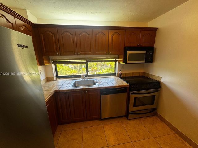 17011 N Bay Road 412, Sunny Isles Beach, FL 33160