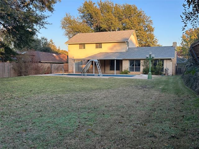 3237 Sapphire Street, Bedford, TX 76021