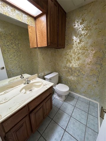 3237 Sapphire Street, Bedford, TX 76021