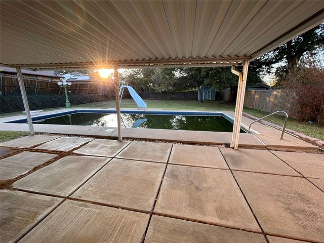 3237 Sapphire Street, Bedford, TX 76021