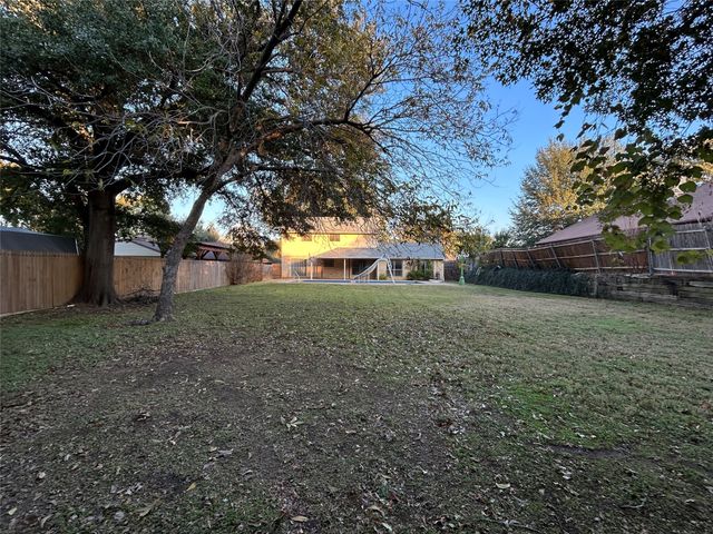 3237 Sapphire Street, Bedford, TX 76021