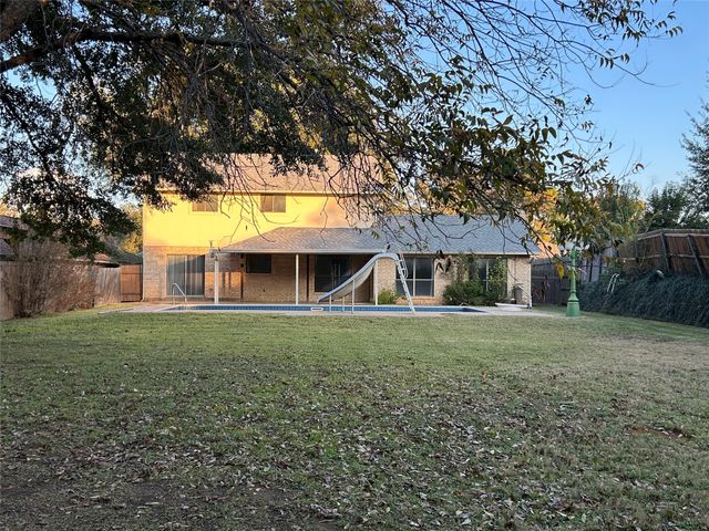 3237 Sapphire Street, Bedford, TX 76021