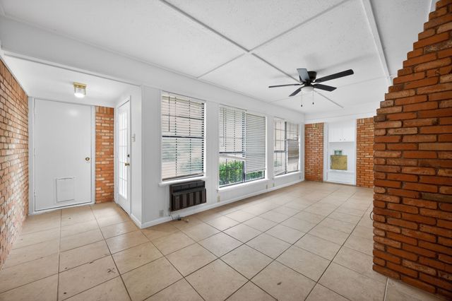 1616 W Shields Drive, Sherman, TX 75092