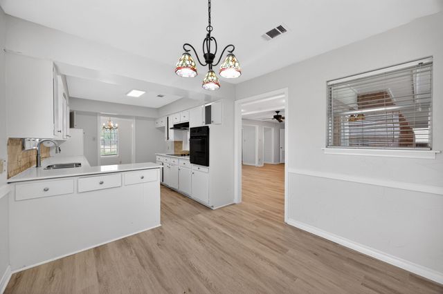 1616 W Shields Drive, Sherman, TX 75092