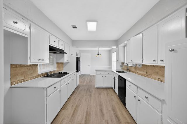 1616 W Shields Drive, Sherman, TX 75092