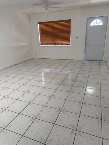 4916 Pimlico Court, West Palm Beach, FL 33415